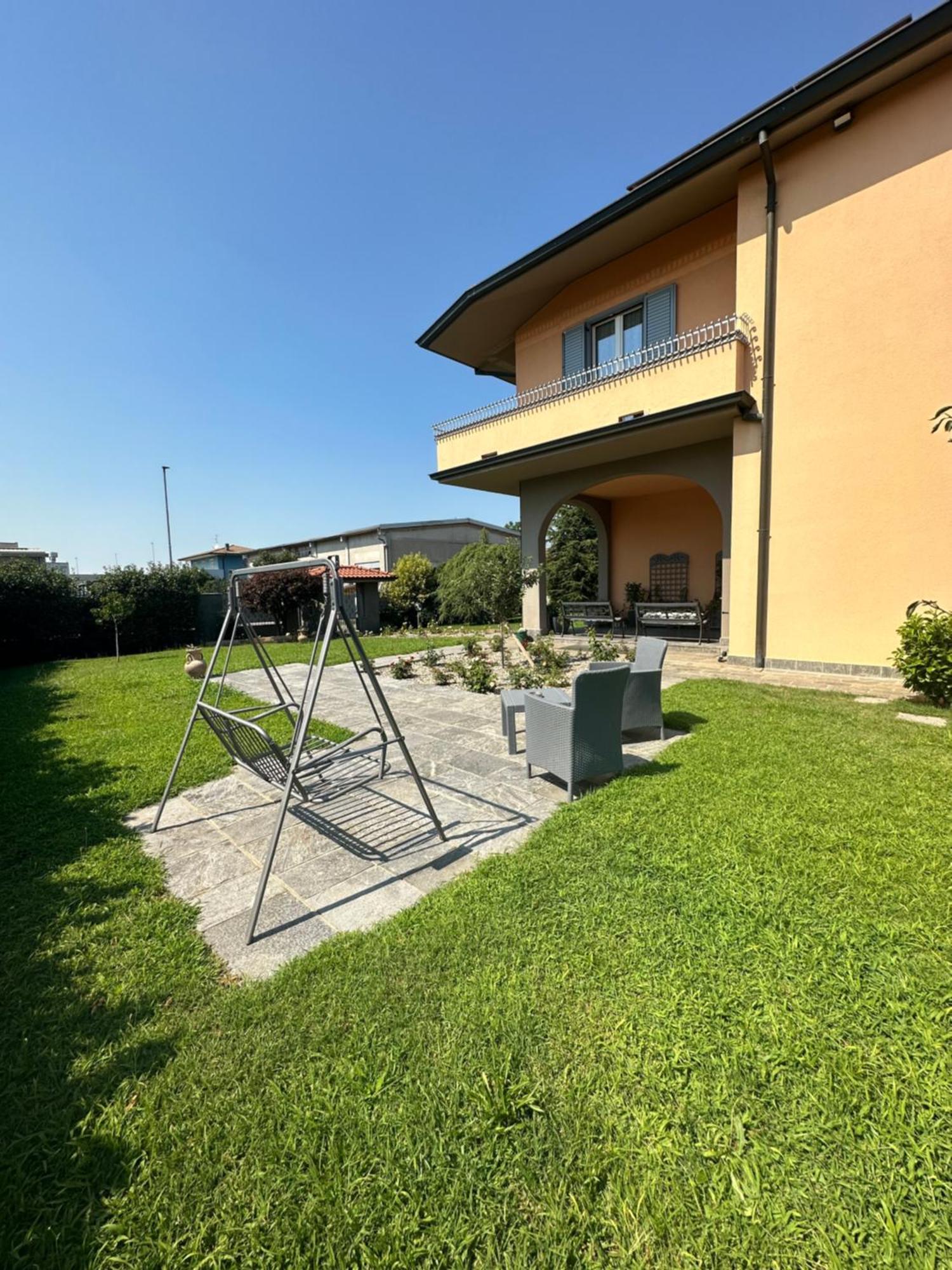 Villa 2 Cassano dʼAdda Eksteriør billede