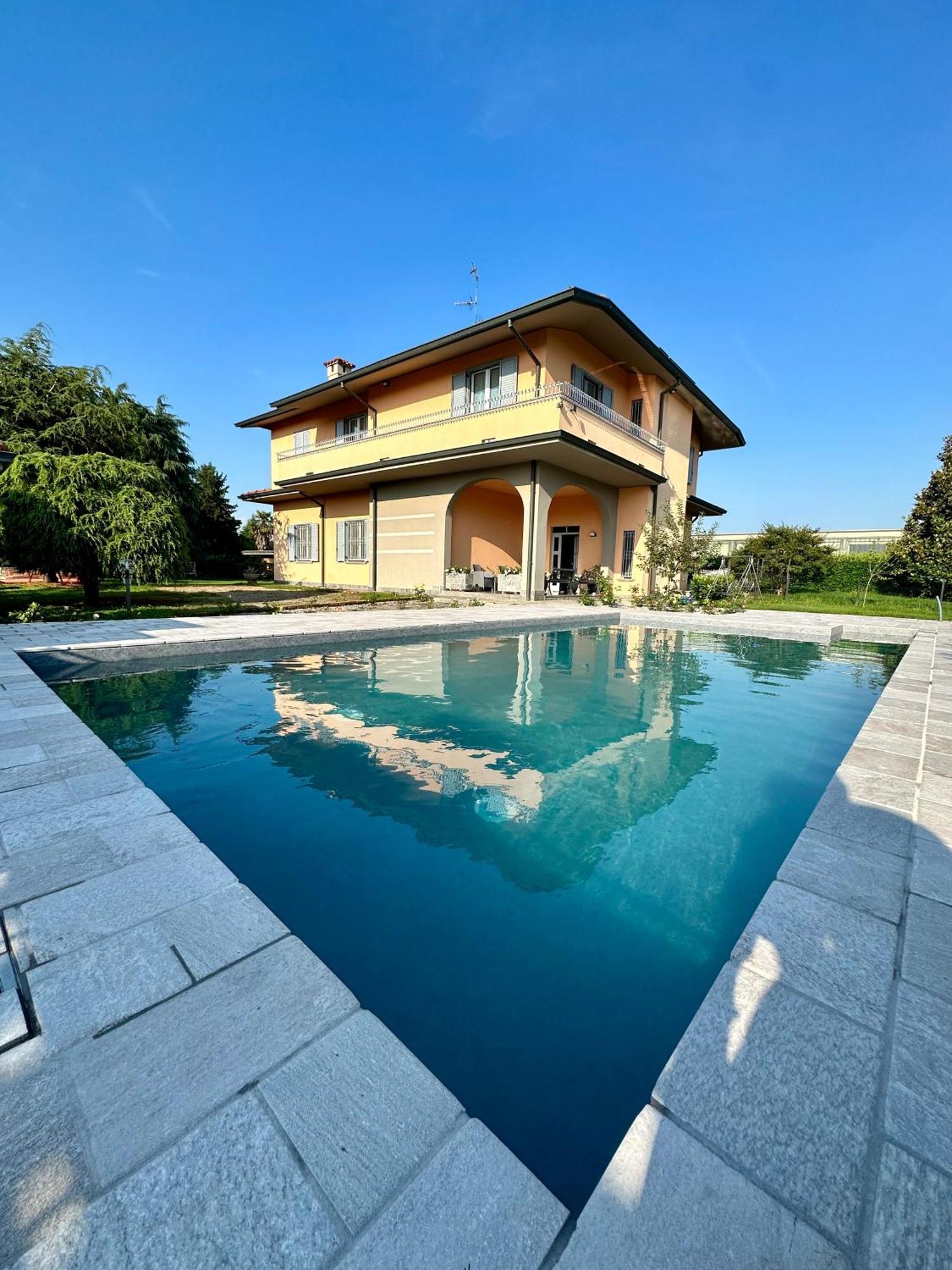 Villa 2 Cassano dʼAdda Eksteriør billede